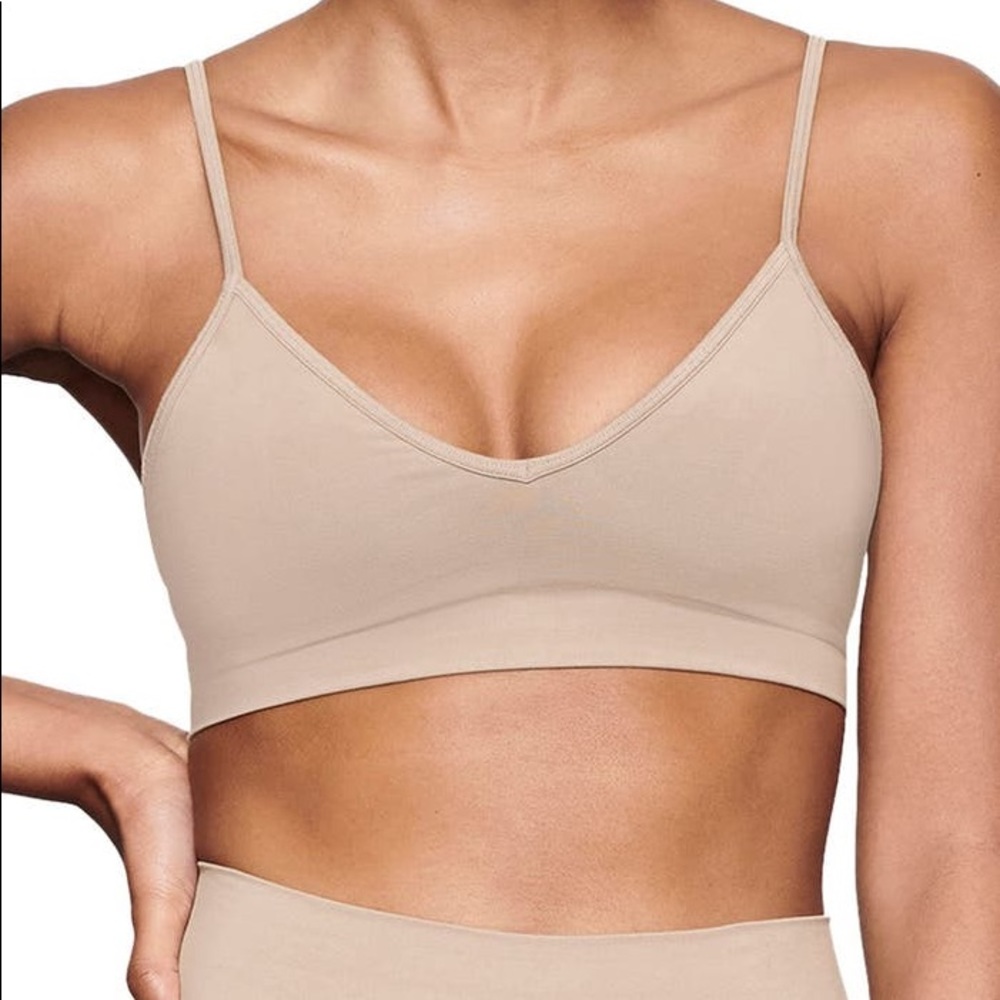 Skims Soft Smoothing Bralette Desert